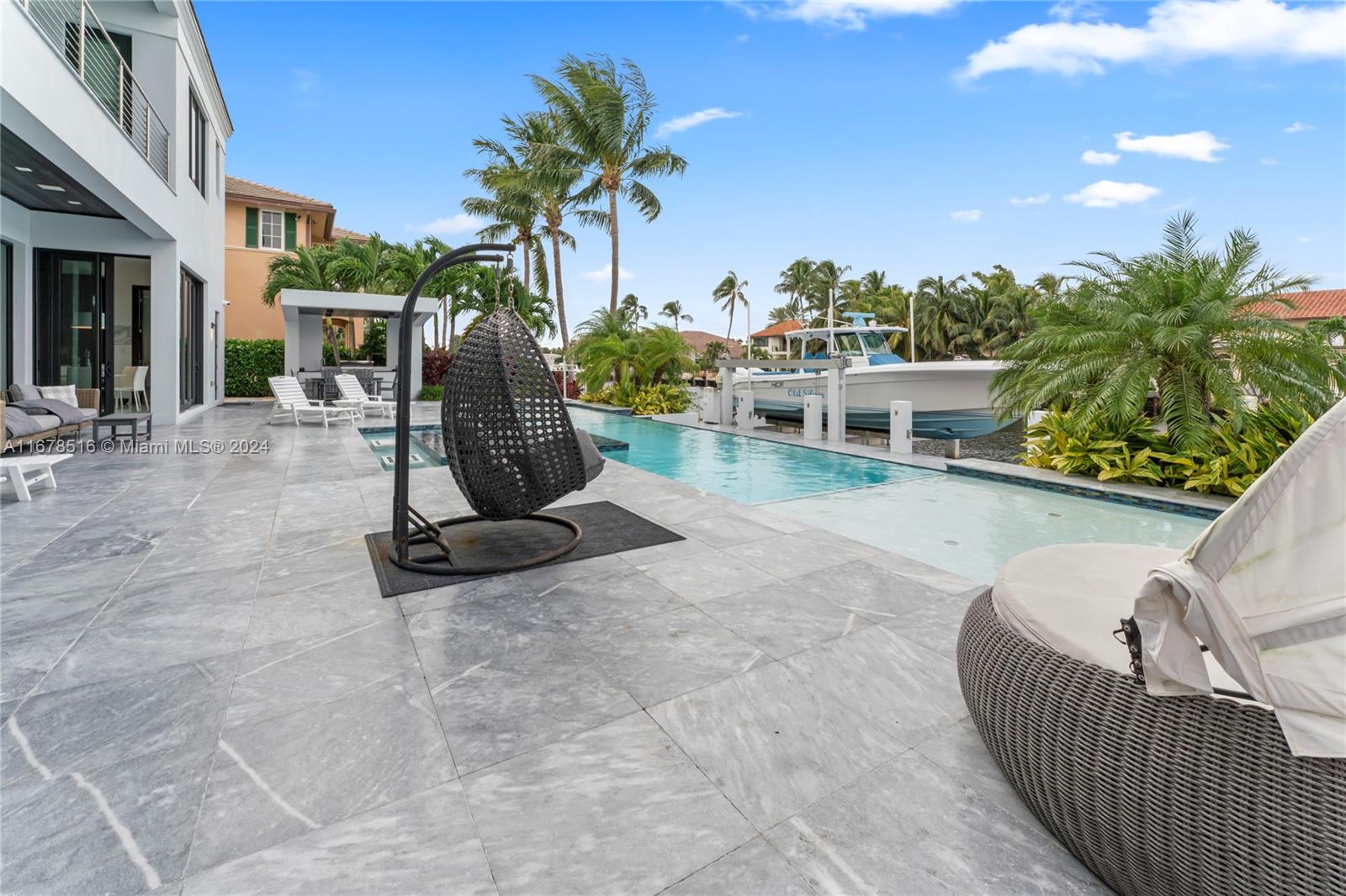 VENETIAN ISLES 3RD SEC - Residential