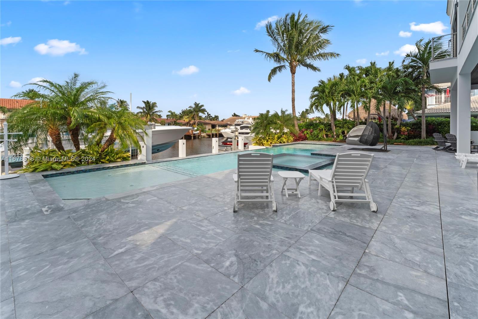 VENETIAN ISLES 3RD SEC - Residential