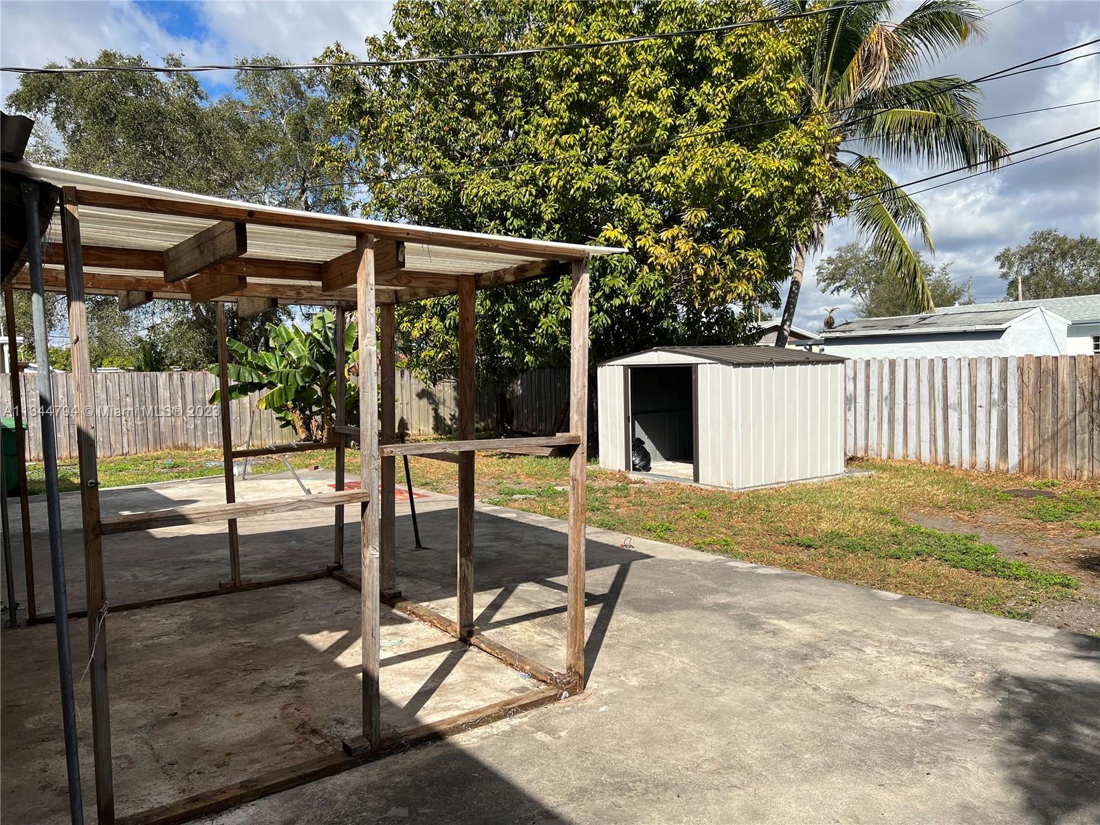 BENSON MANOR - Residential Lease