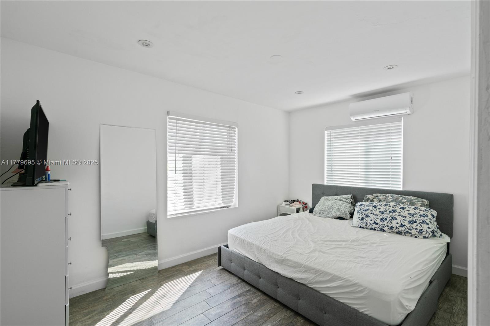 LAUDERDALE - Residential