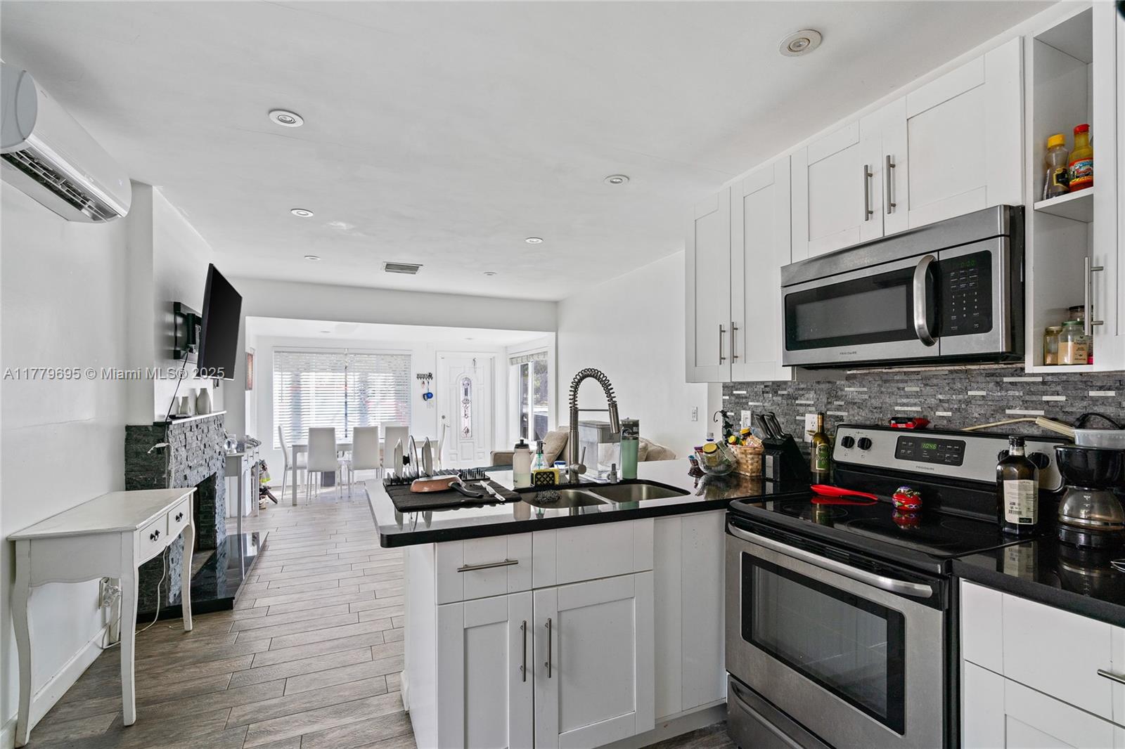 LAUDERDALE - Residential