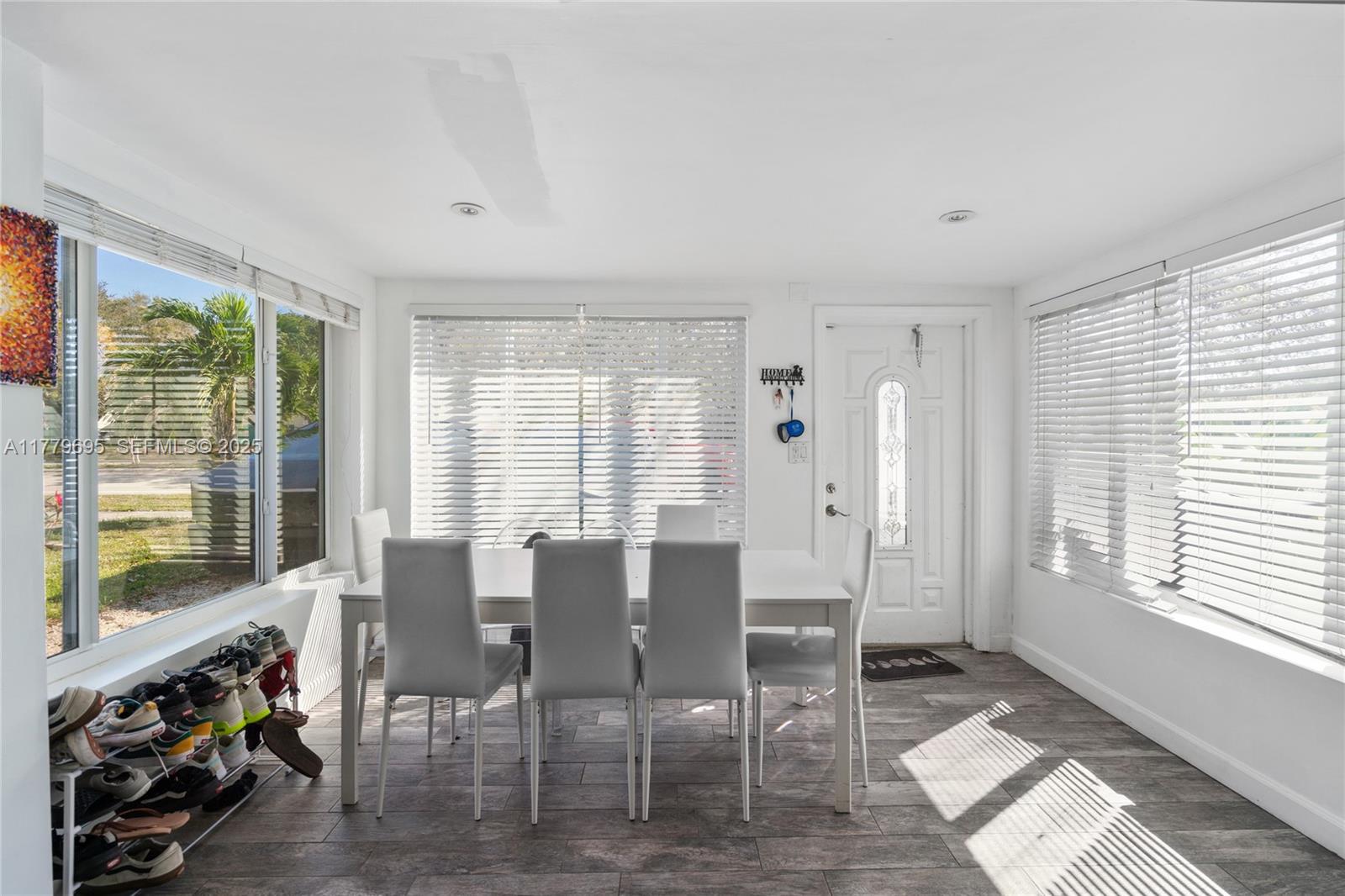 LAUDERDALE - Residential