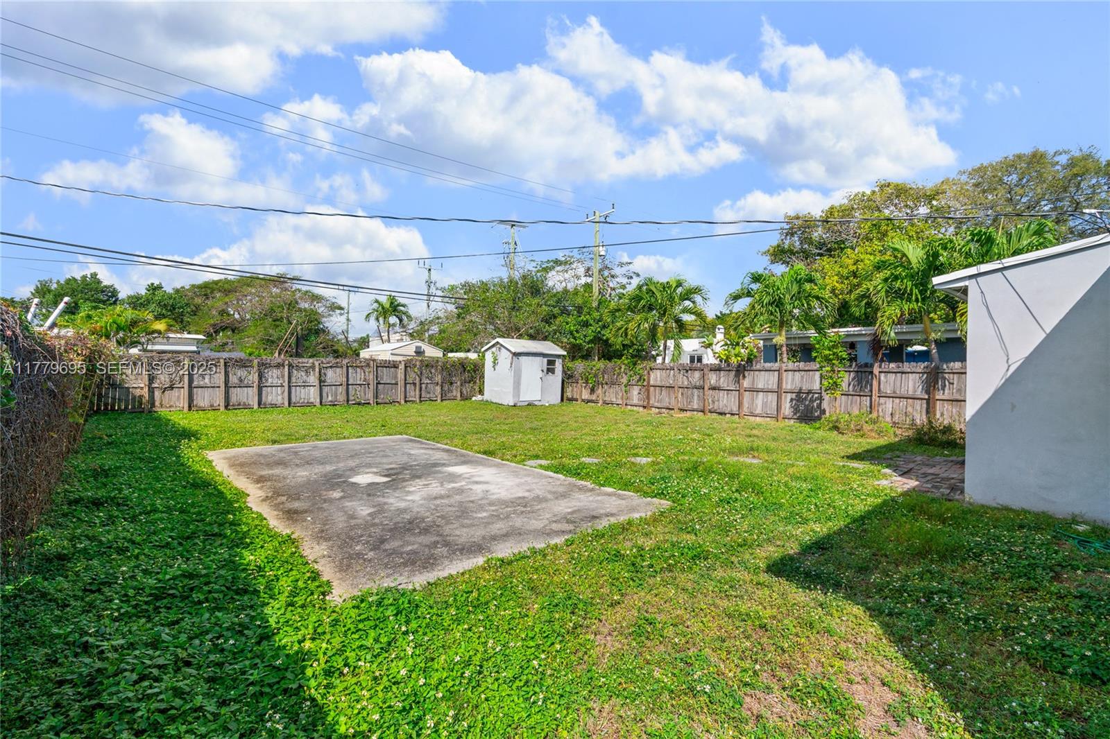 LAUDERDALE - Residential