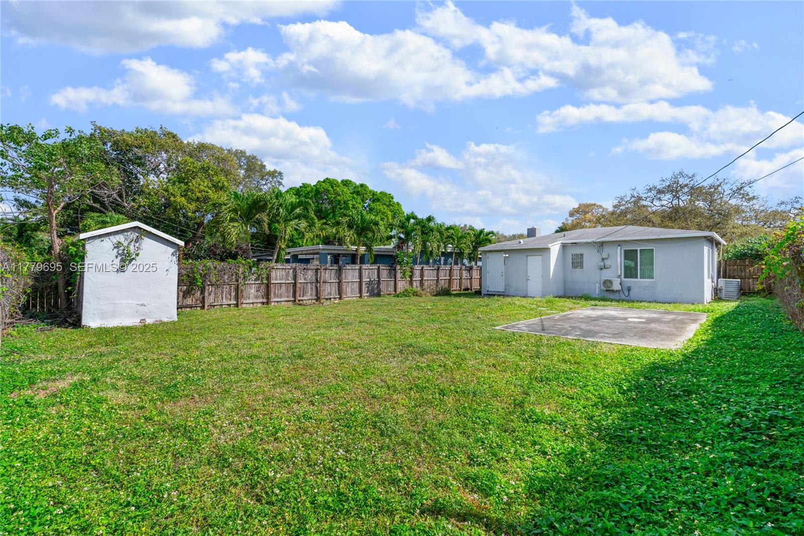 LAUDERDALE - Residential