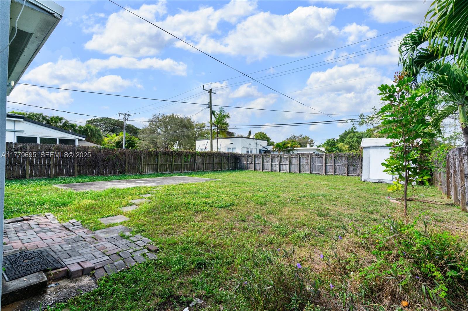 LAUDERDALE - Residential