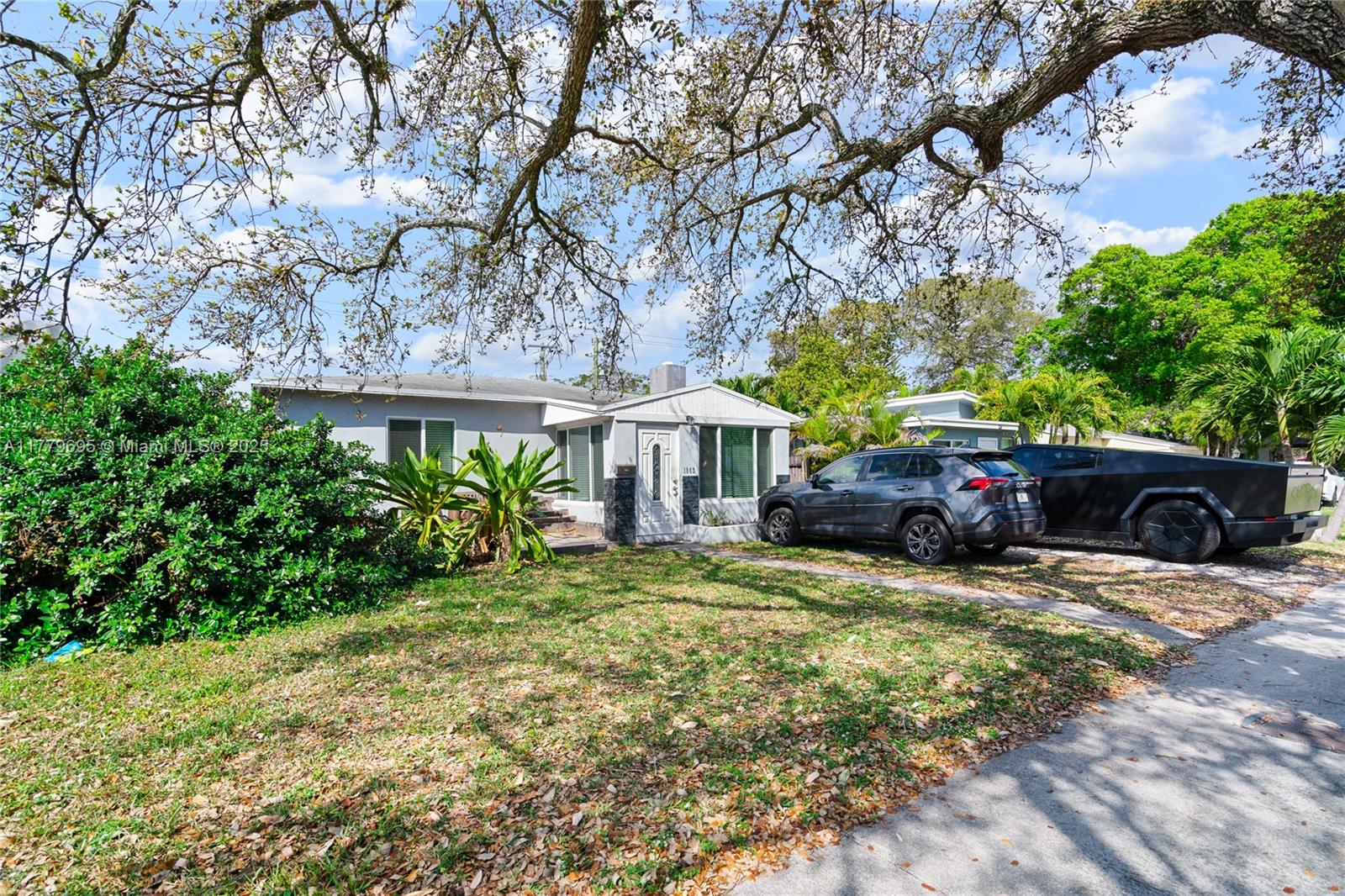 1843 Sw 4th Ave, Fort Lauderdale, Broward County, Florida - 2 Bedrooms  
1 Bathrooms - 