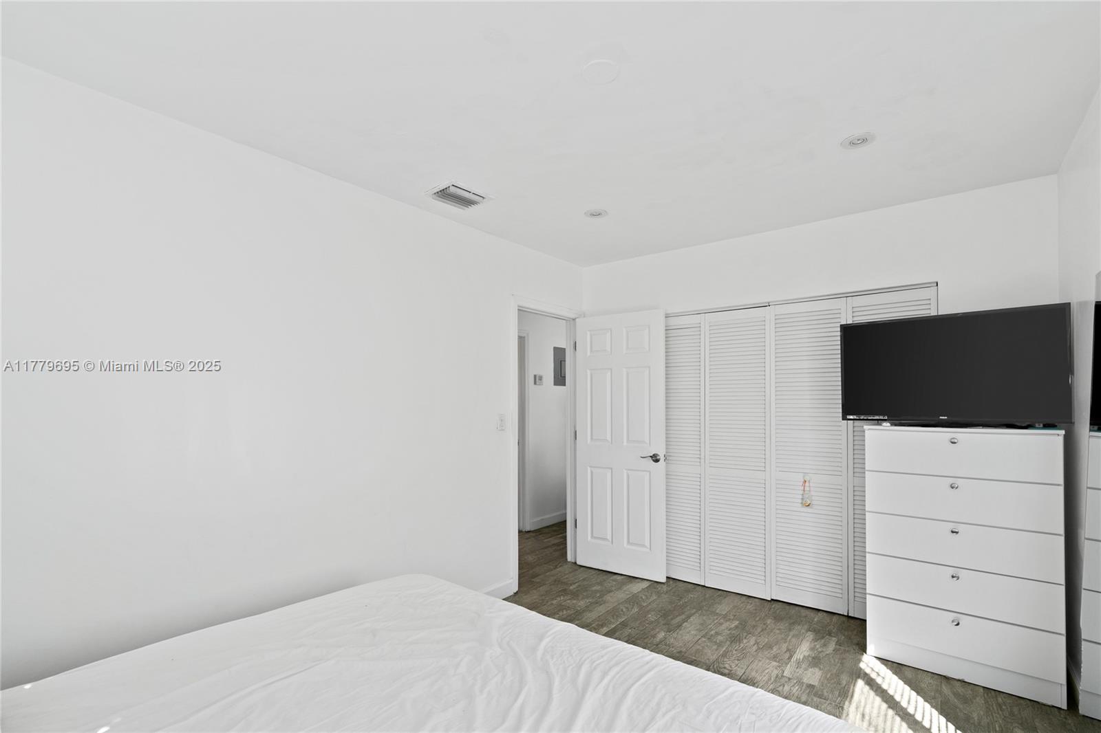 LAUDERDALE - Residential