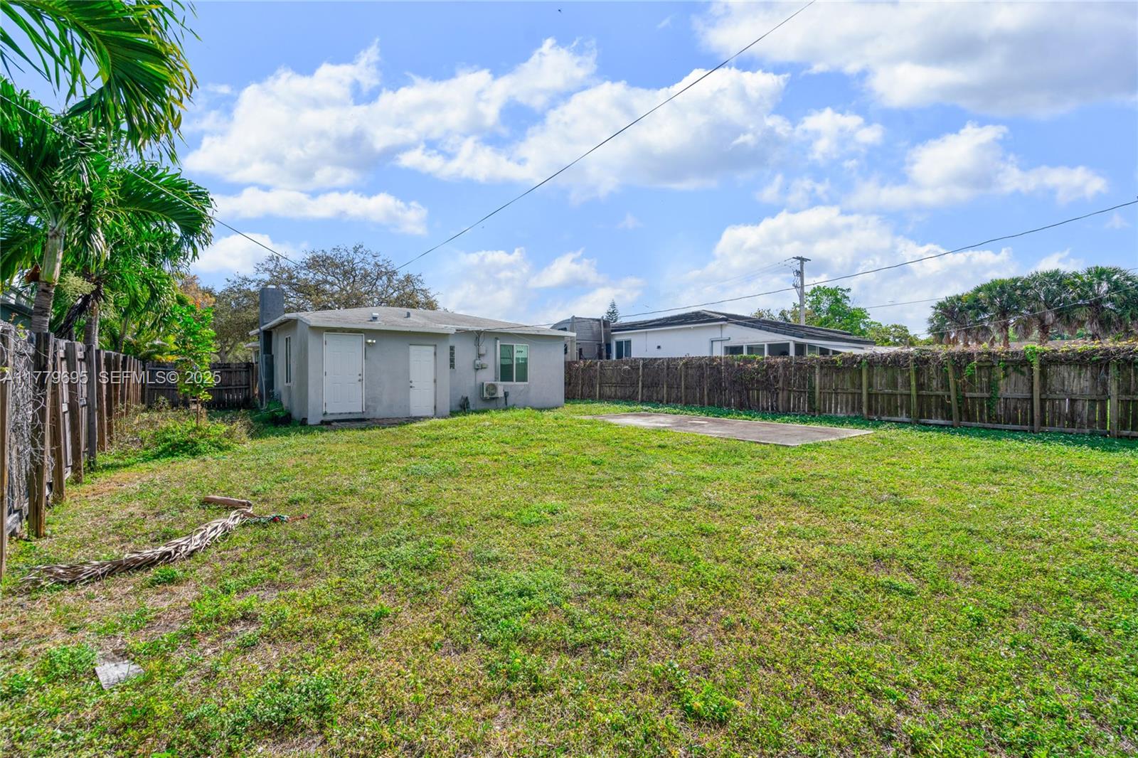 LAUDERDALE - Residential