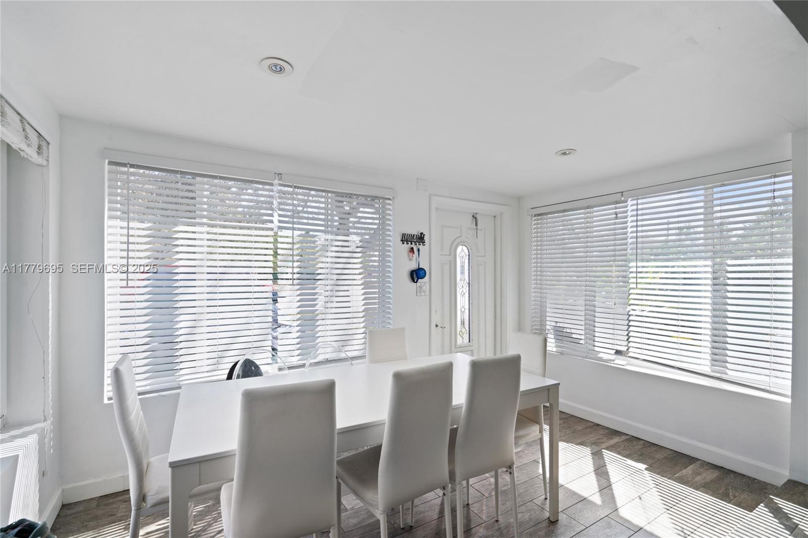 LAUDERDALE - Residential