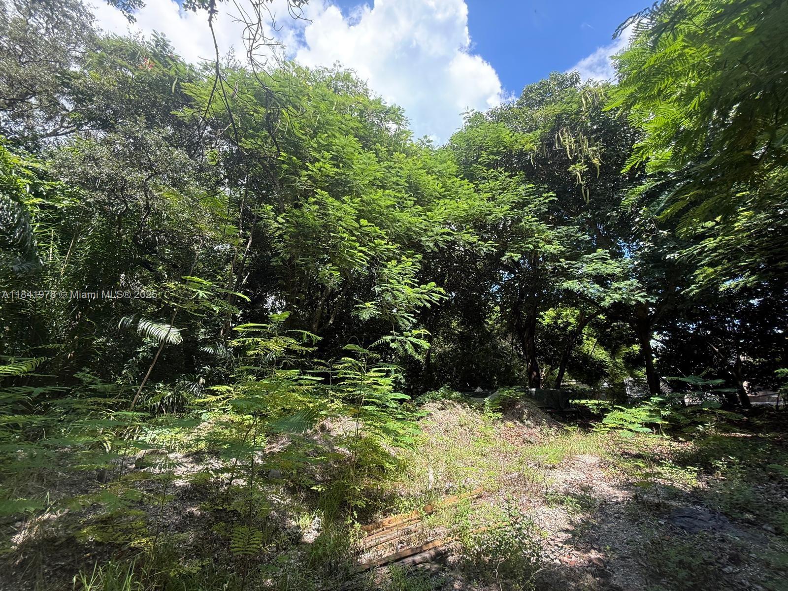 View photos, virtual tours, details... 835 NE 149 ST