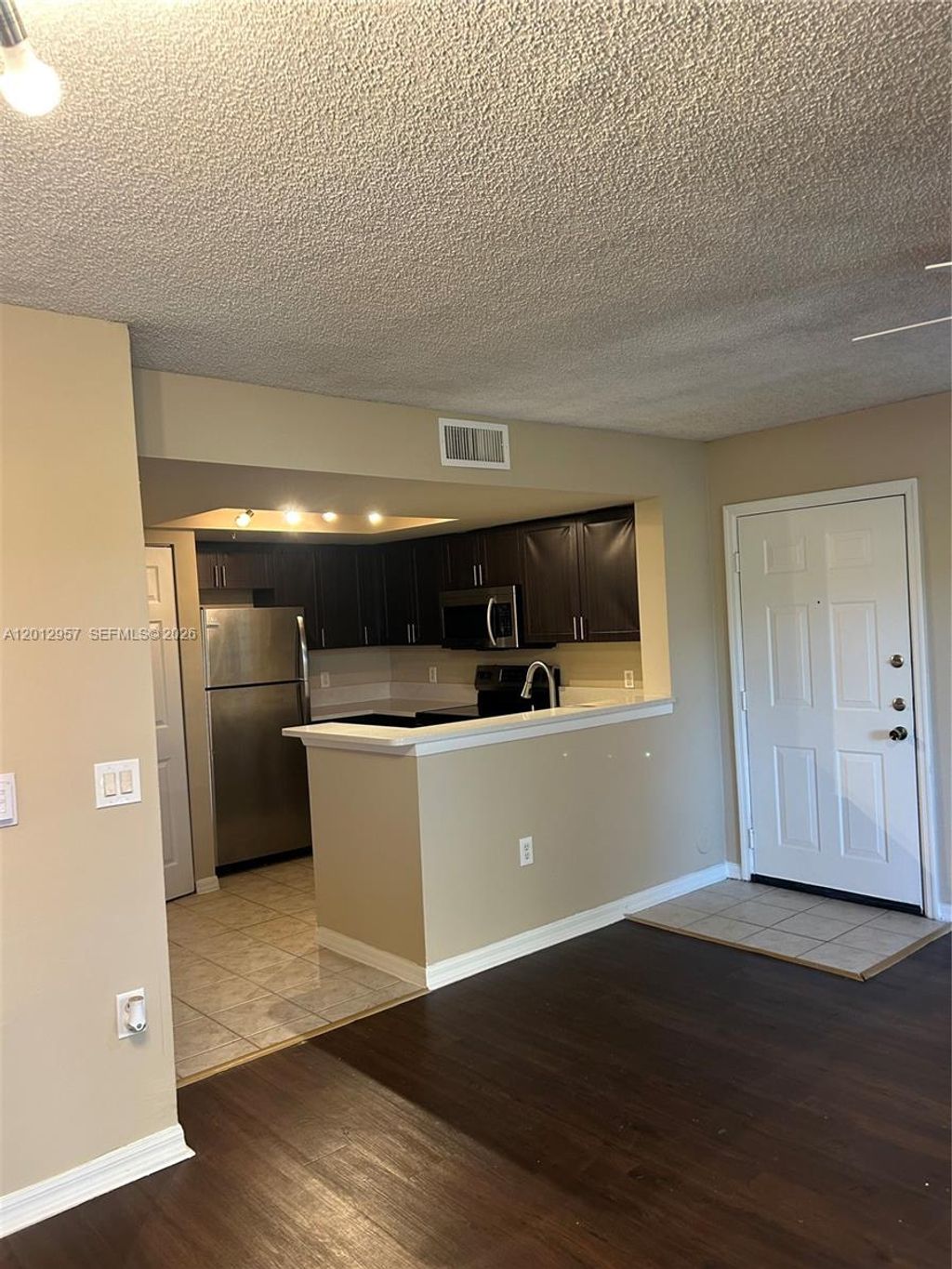 Photo of 4151 N Haverhill Rd #1514, West Palm Beach, FL 33417 (MLS # A12012957)