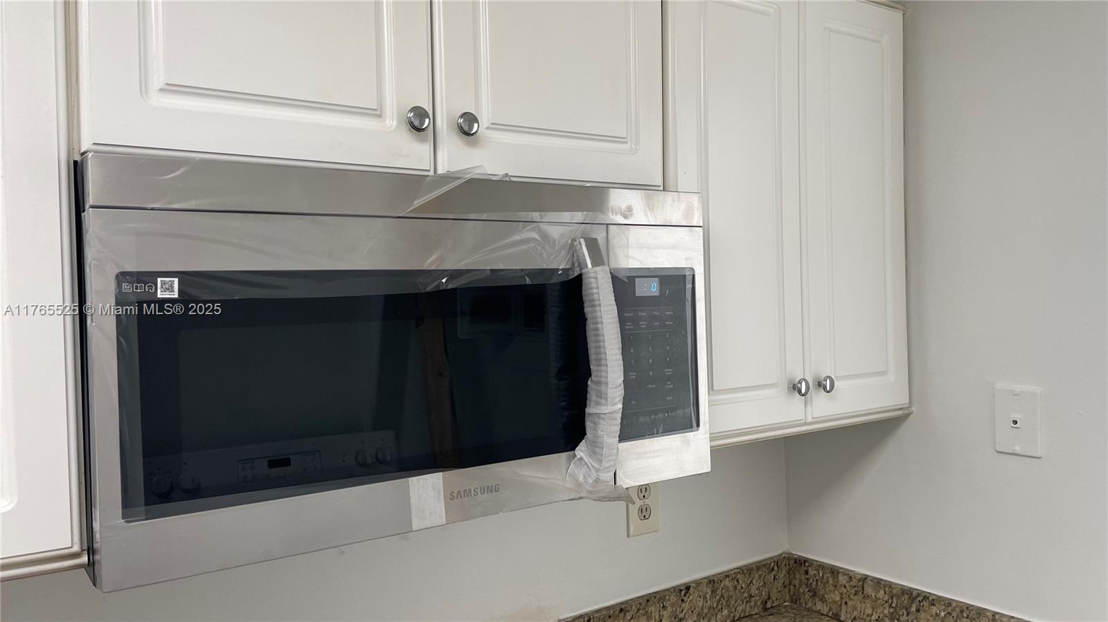 BAYVIEW PALMS CONDO - Residential