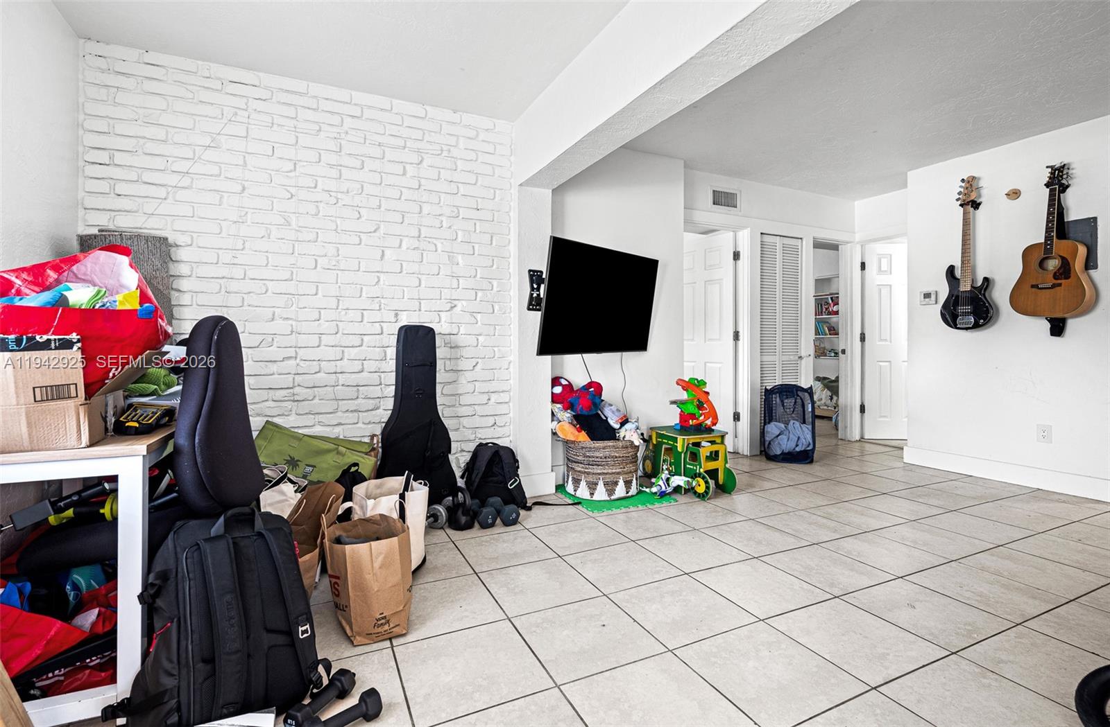 HOLLYWOOD BEACH HEIGHTS S - Residential