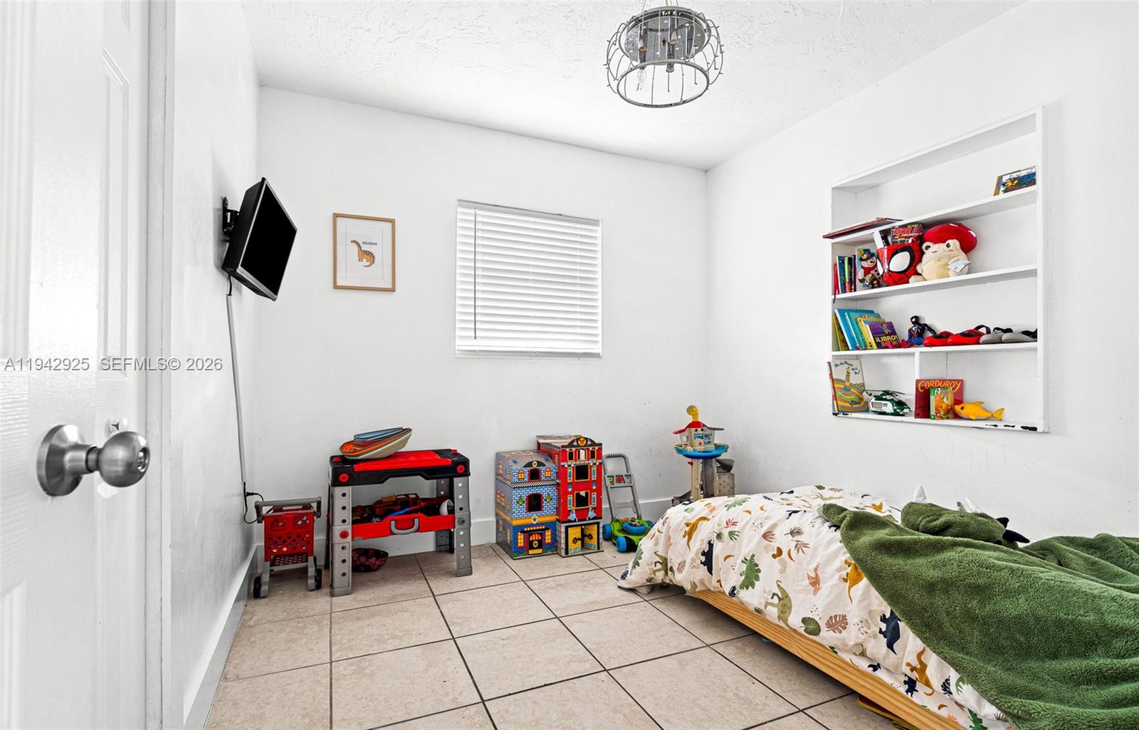 HOLLYWOOD BEACH HEIGHTS S - Residential