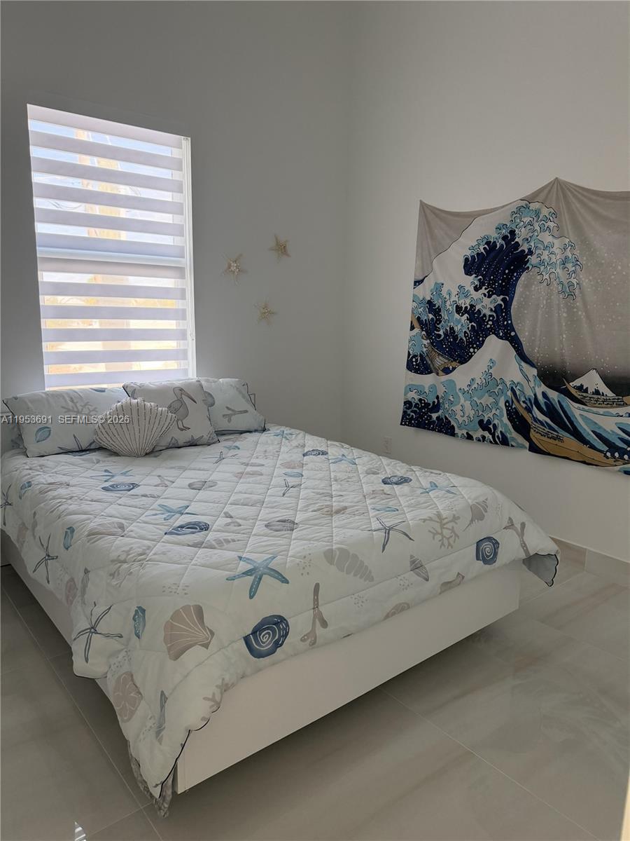 TROPICAL BAY - Residential