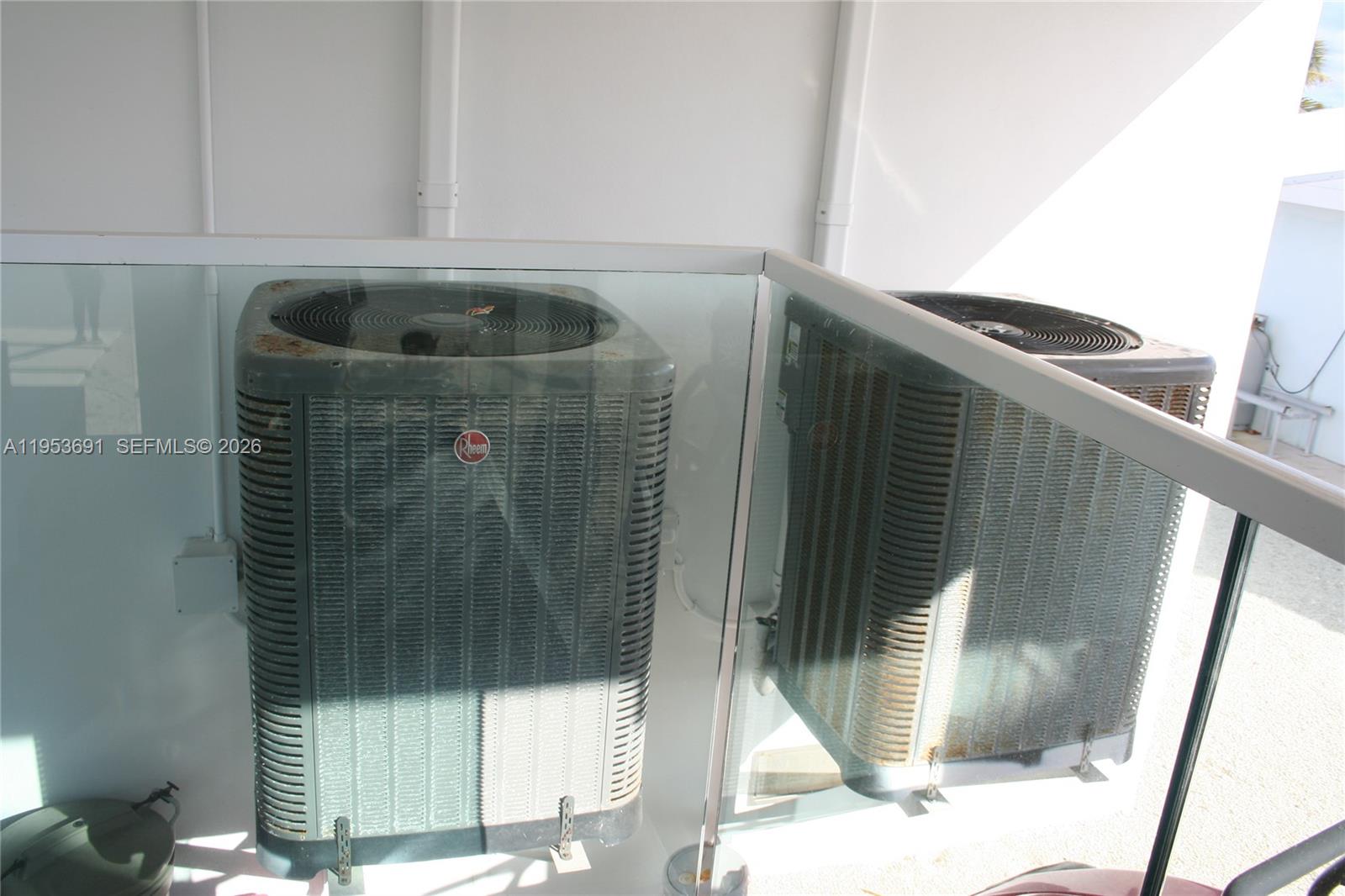 TROPICAL BAY - Residential