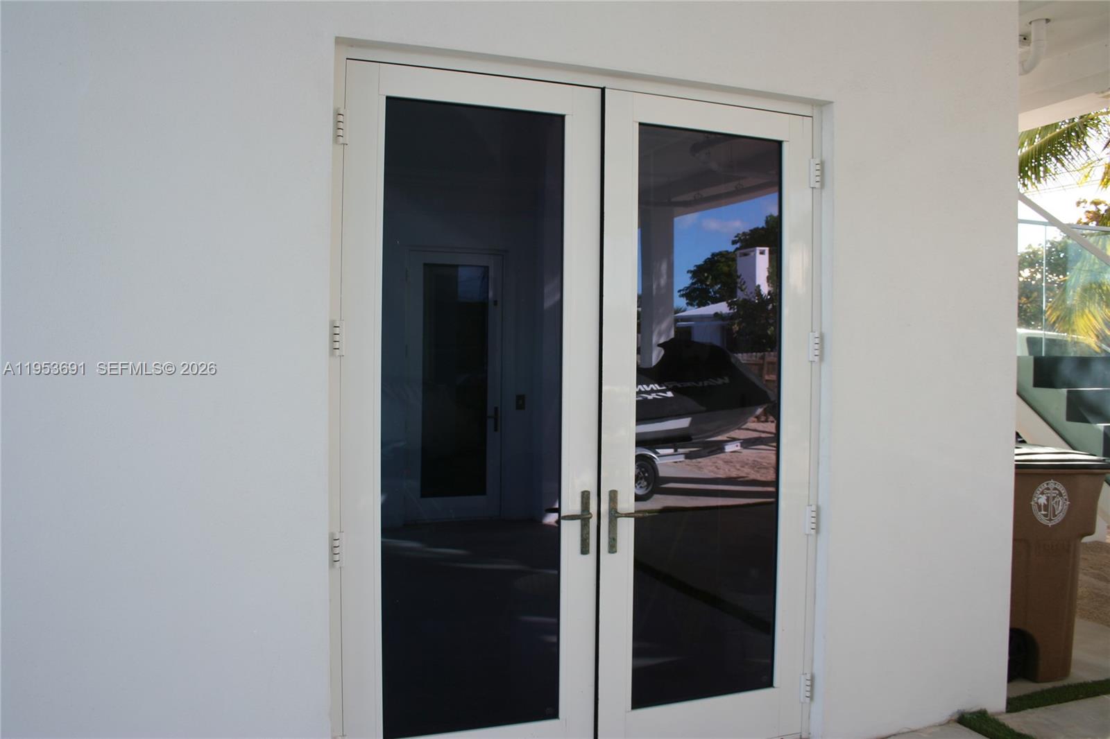 TROPICAL BAY - Residential