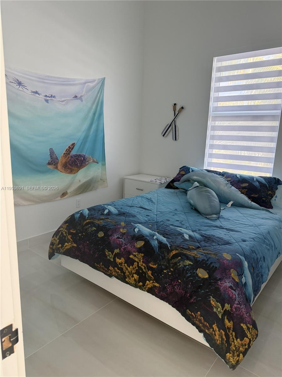 TROPICAL BAY - Residential