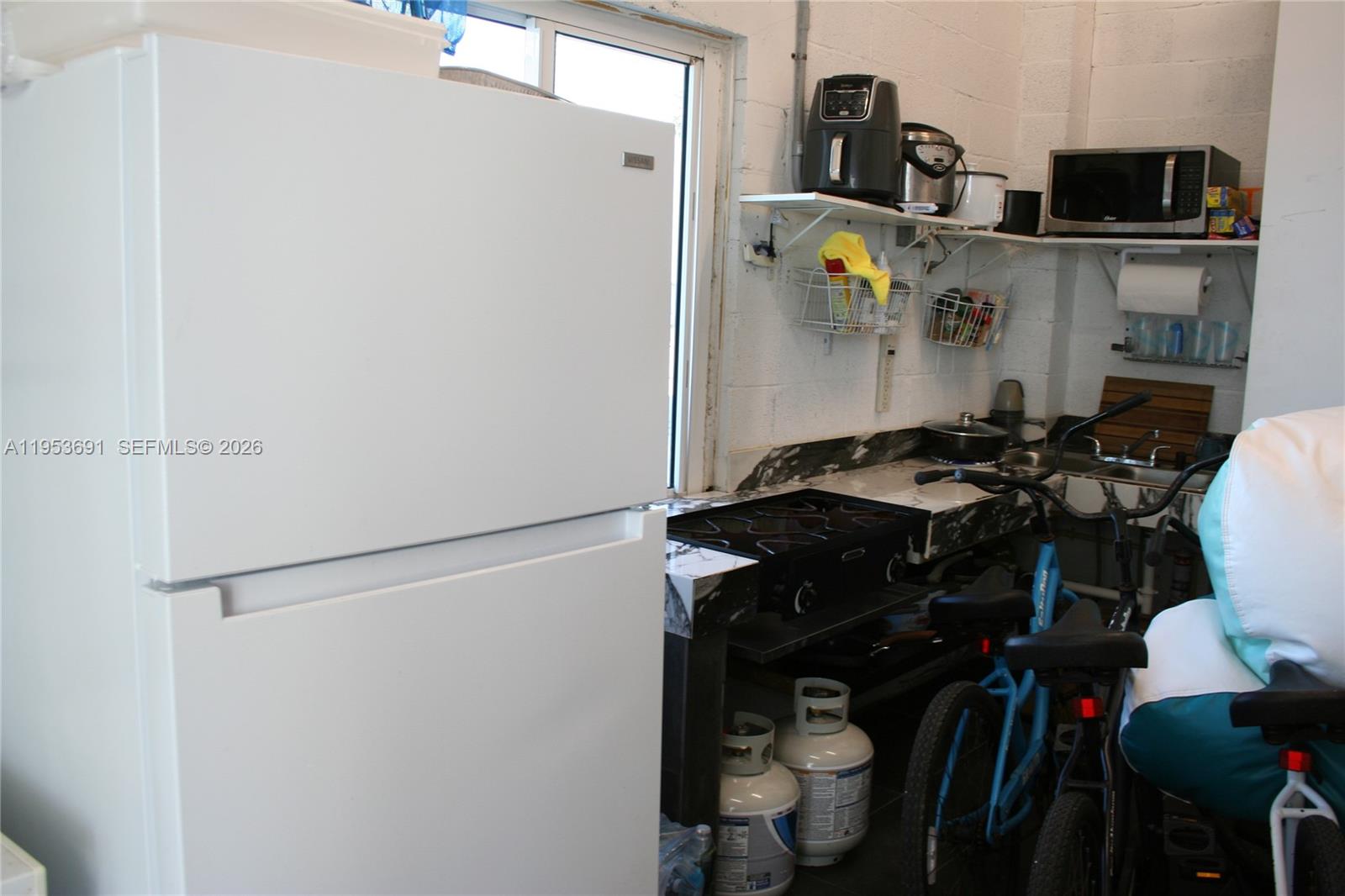 TROPICAL BAY - Residential