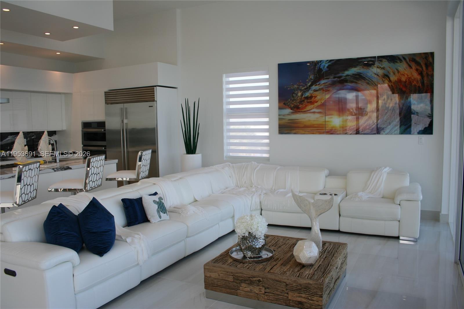 TROPICAL BAY - Residential