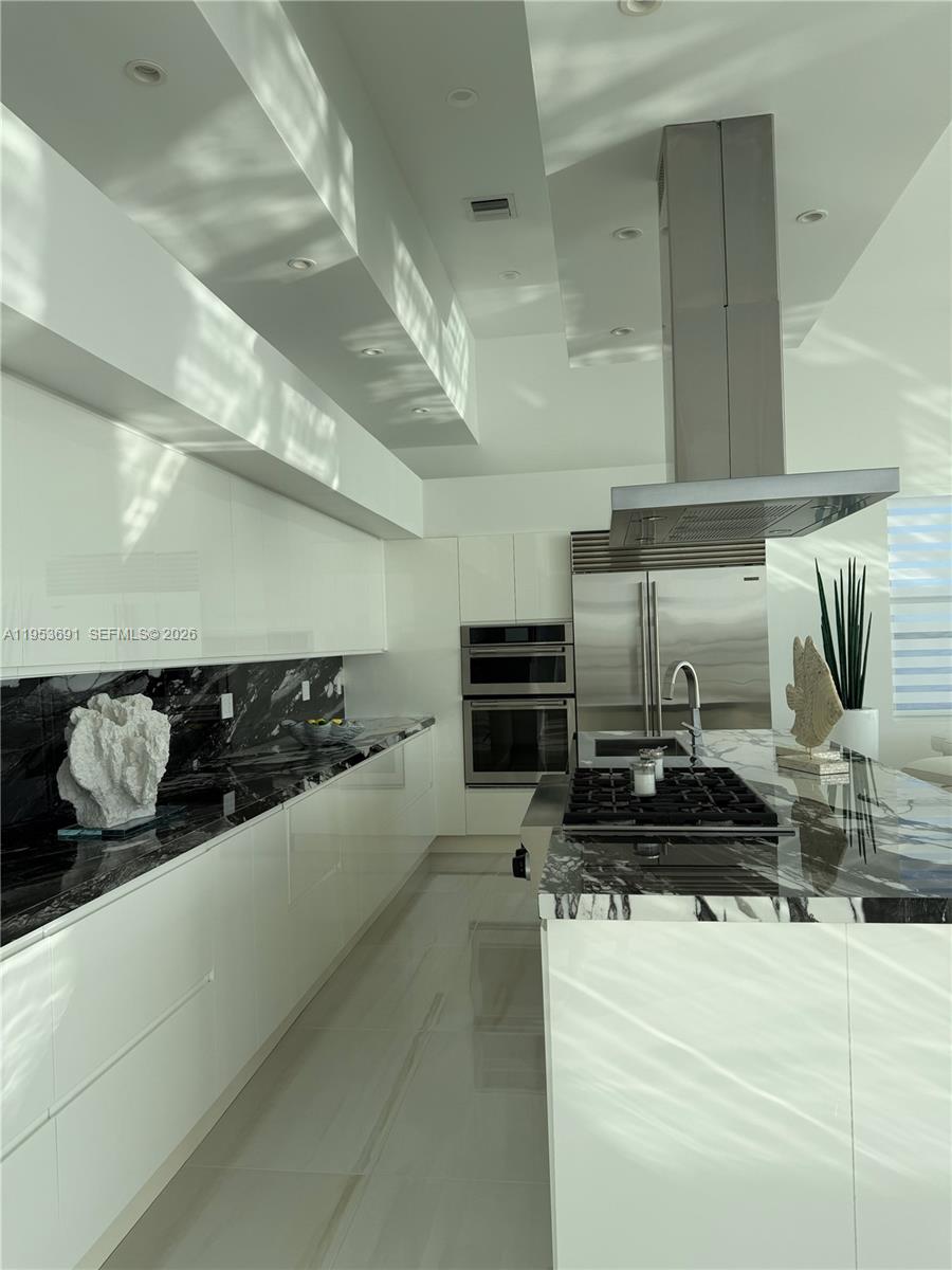 TROPICAL BAY - Residential