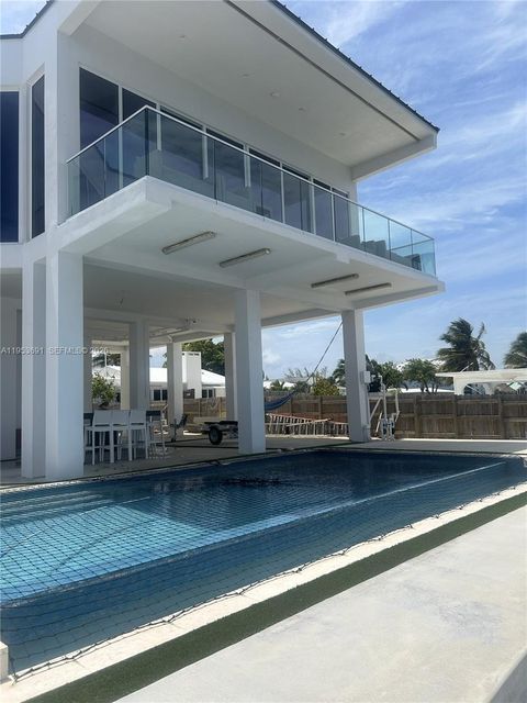 1553 Sunrise Dr Big Pine FL 33043