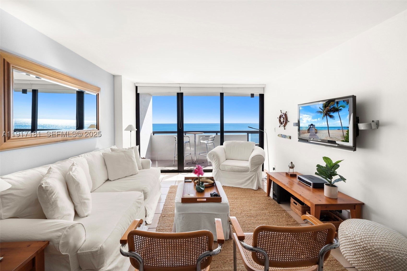 2555 Collins Ave