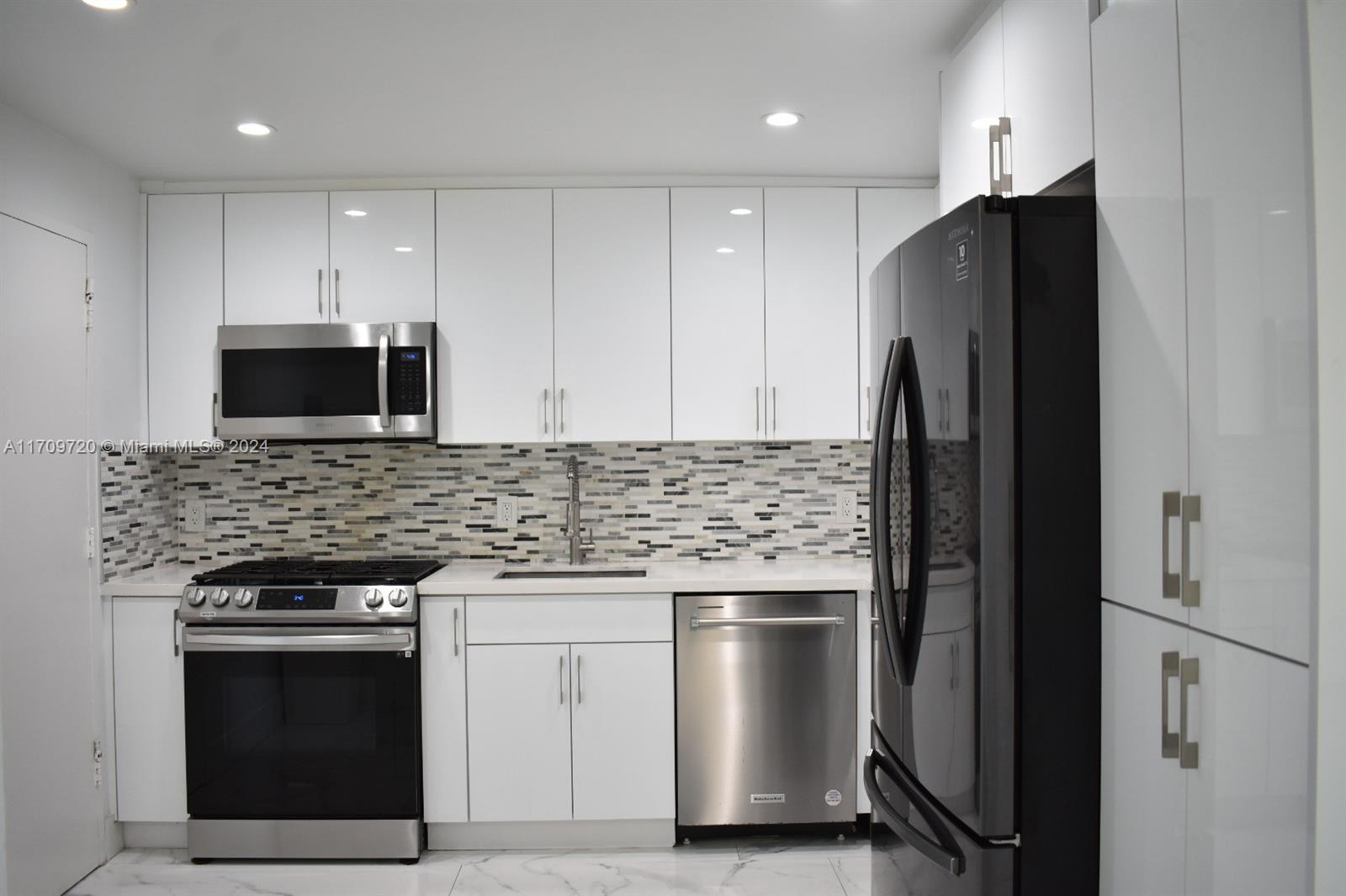 Property for Sale at 8024 Tatum Waterway Dr 5A, Miami Beach, Miami-Dade County, Florida - Bedrooms: 2 
Bathrooms: 2  - $435,000