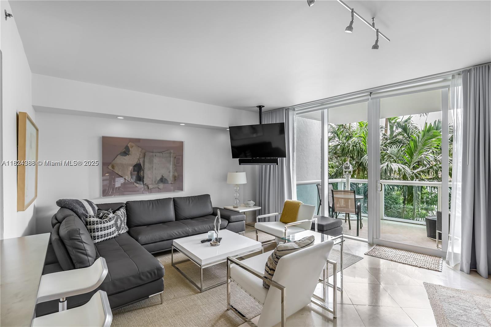 1000 S Pointe 506