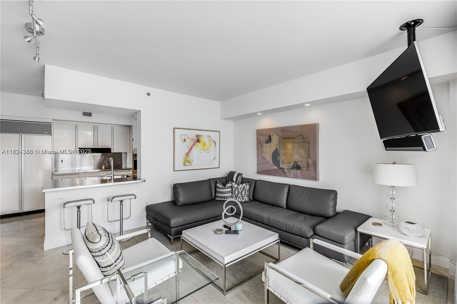 1000 S Pointe 506