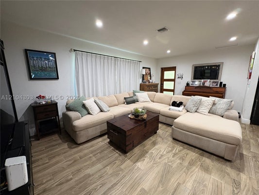 14615 NE 5TH CT, MIAMI, FL 33161 - Image 4be5b3e6df01bb4983e1438328d83949/1241290657