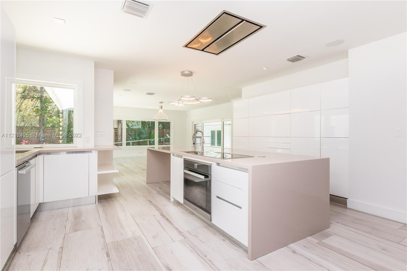 LEAFY WAY - Residential