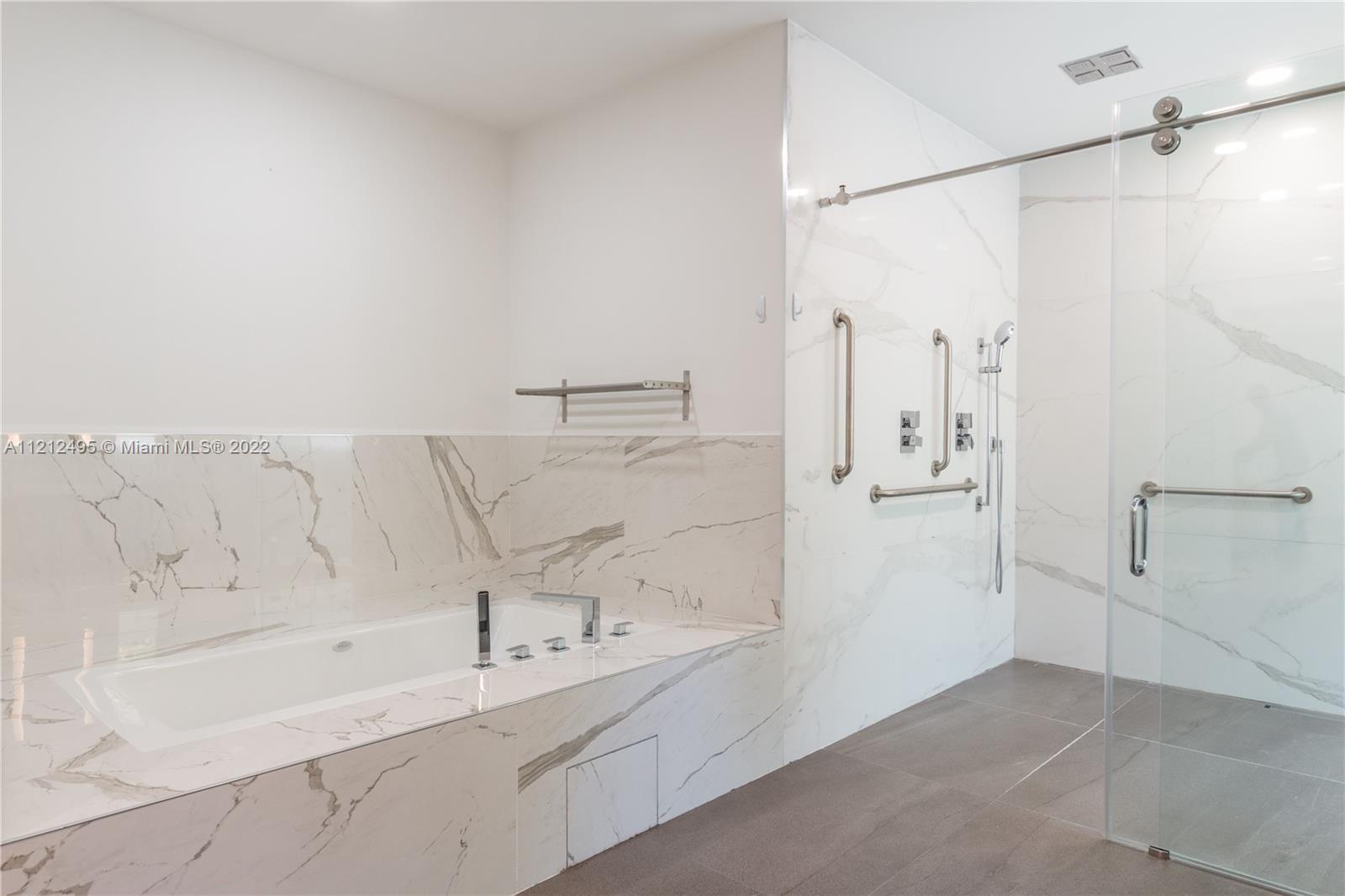 LEAFY WAY - Residential