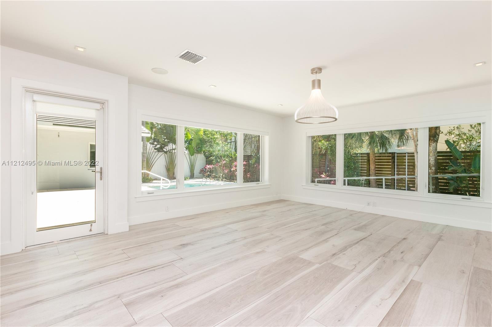 LEAFY WAY - Residential