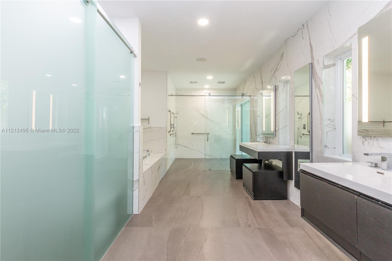 LEAFY WAY - Residential