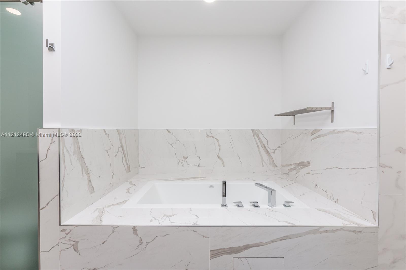 LEAFY WAY - Residential