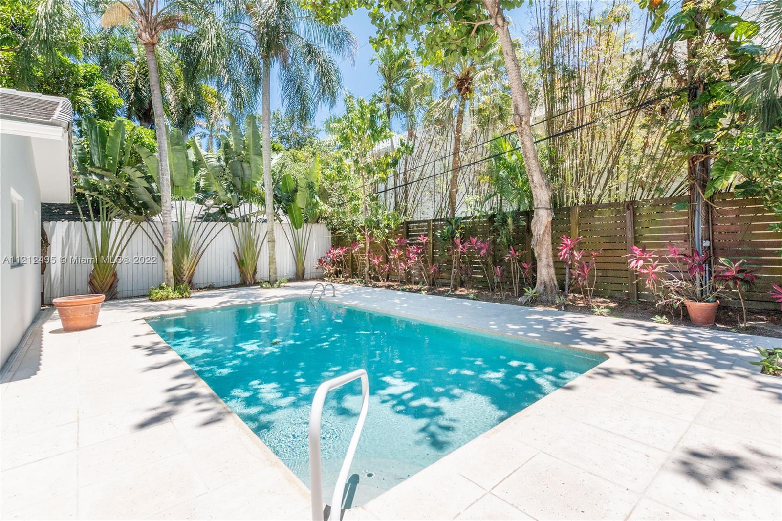 LEAFY WAY - Residential