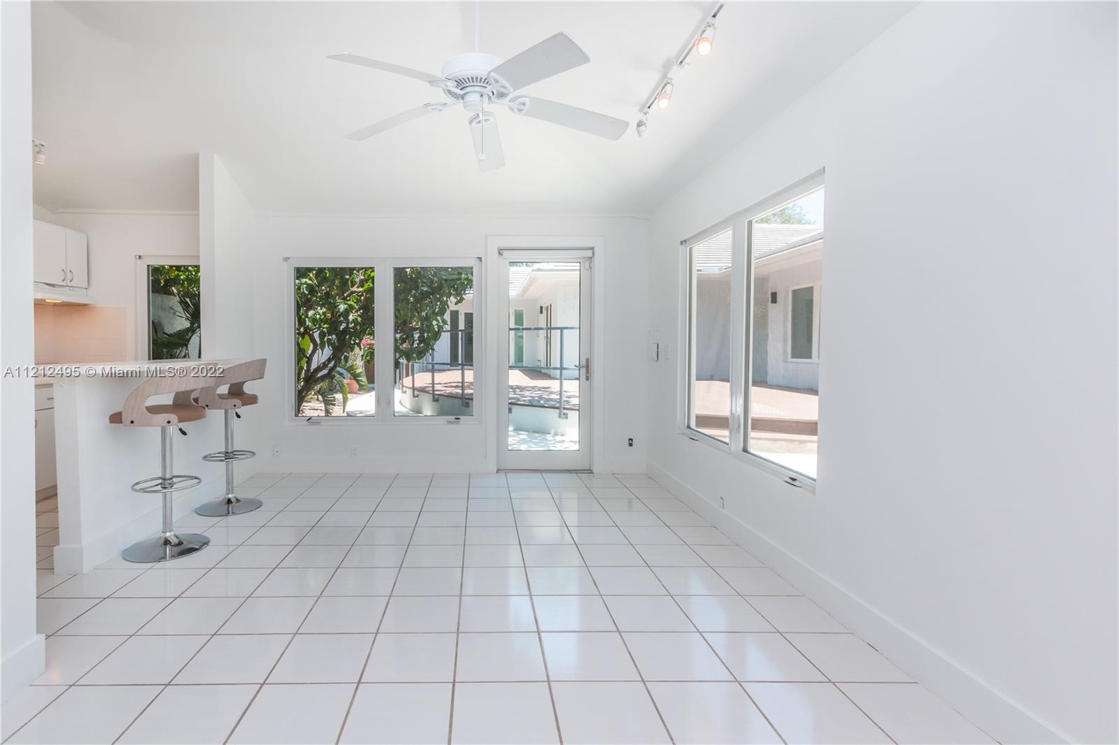 LEAFY WAY - Residential