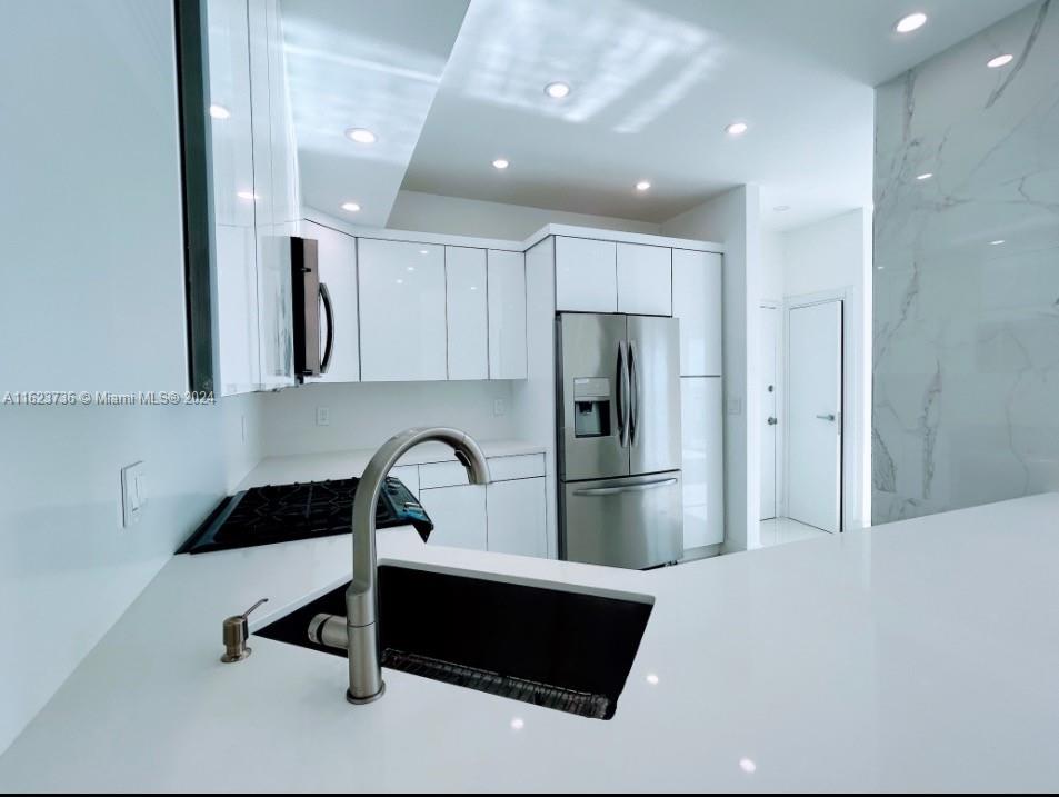 PARKER PLAZA CONDO ESTATE - Residential