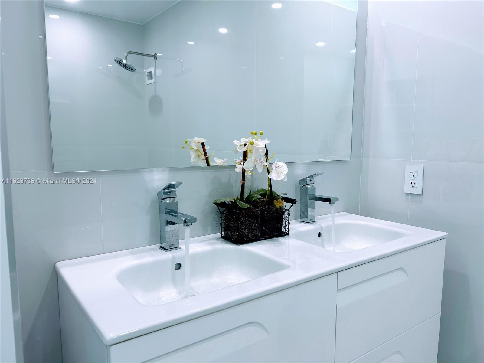 PARKER PLAZA CONDO ESTATE - Residential