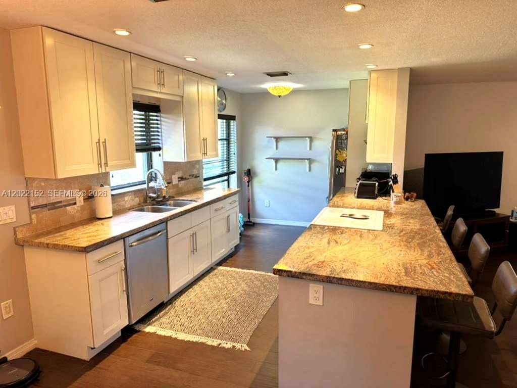 View photos, virtual tours, details... 2736 Carnation Ct 0