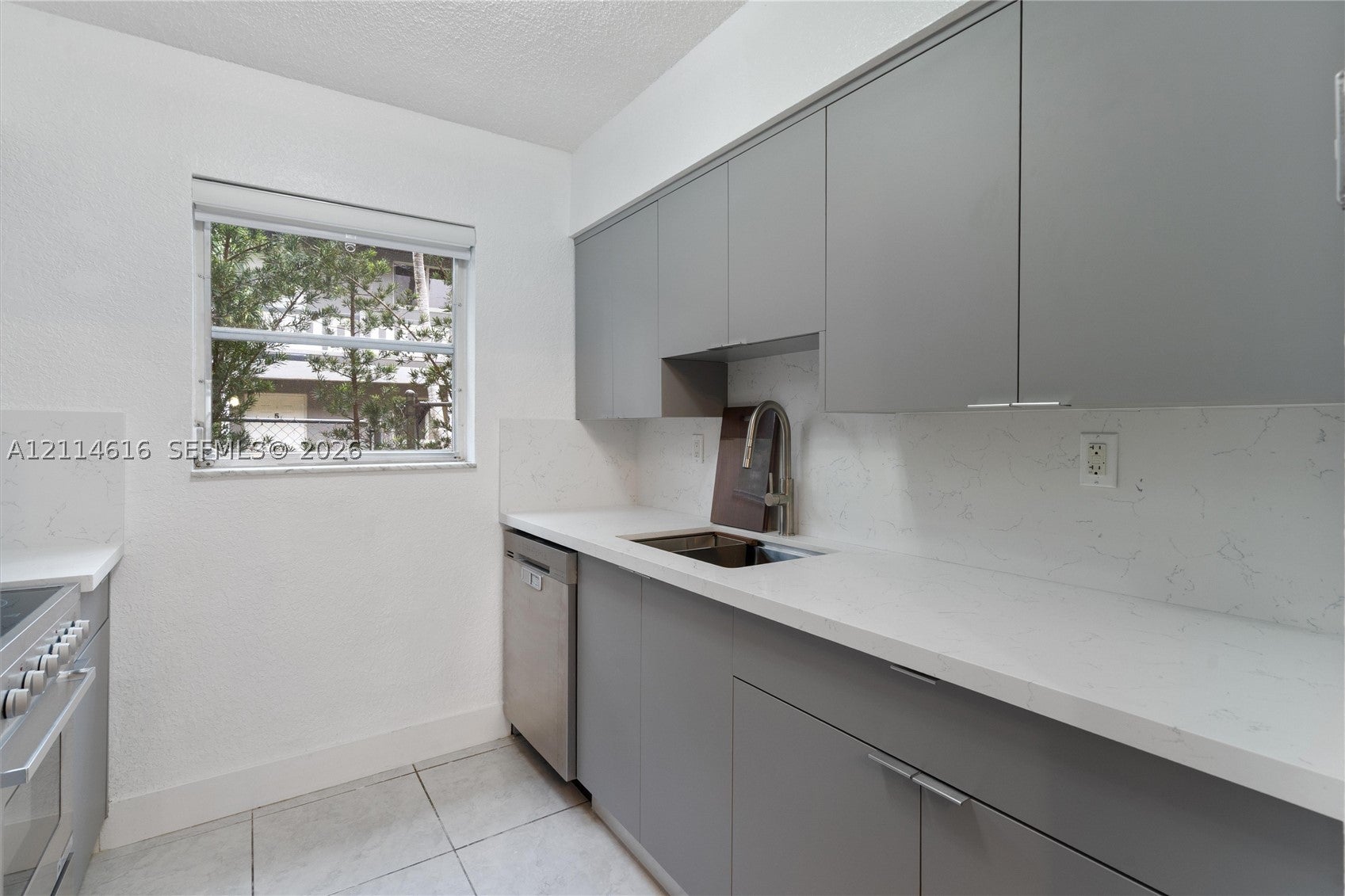 2607 NE 8th Ave 35
