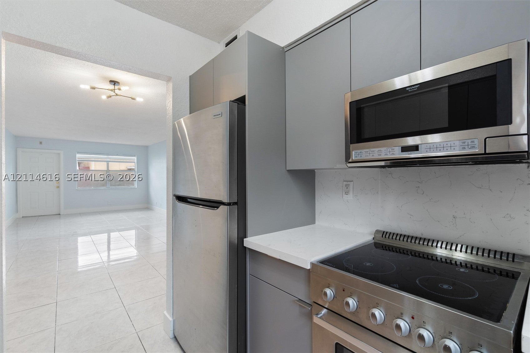 2607 NE 8th Ave 35