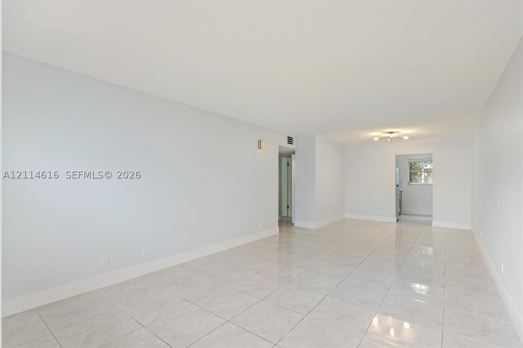 2607 NE 8th Ave 35