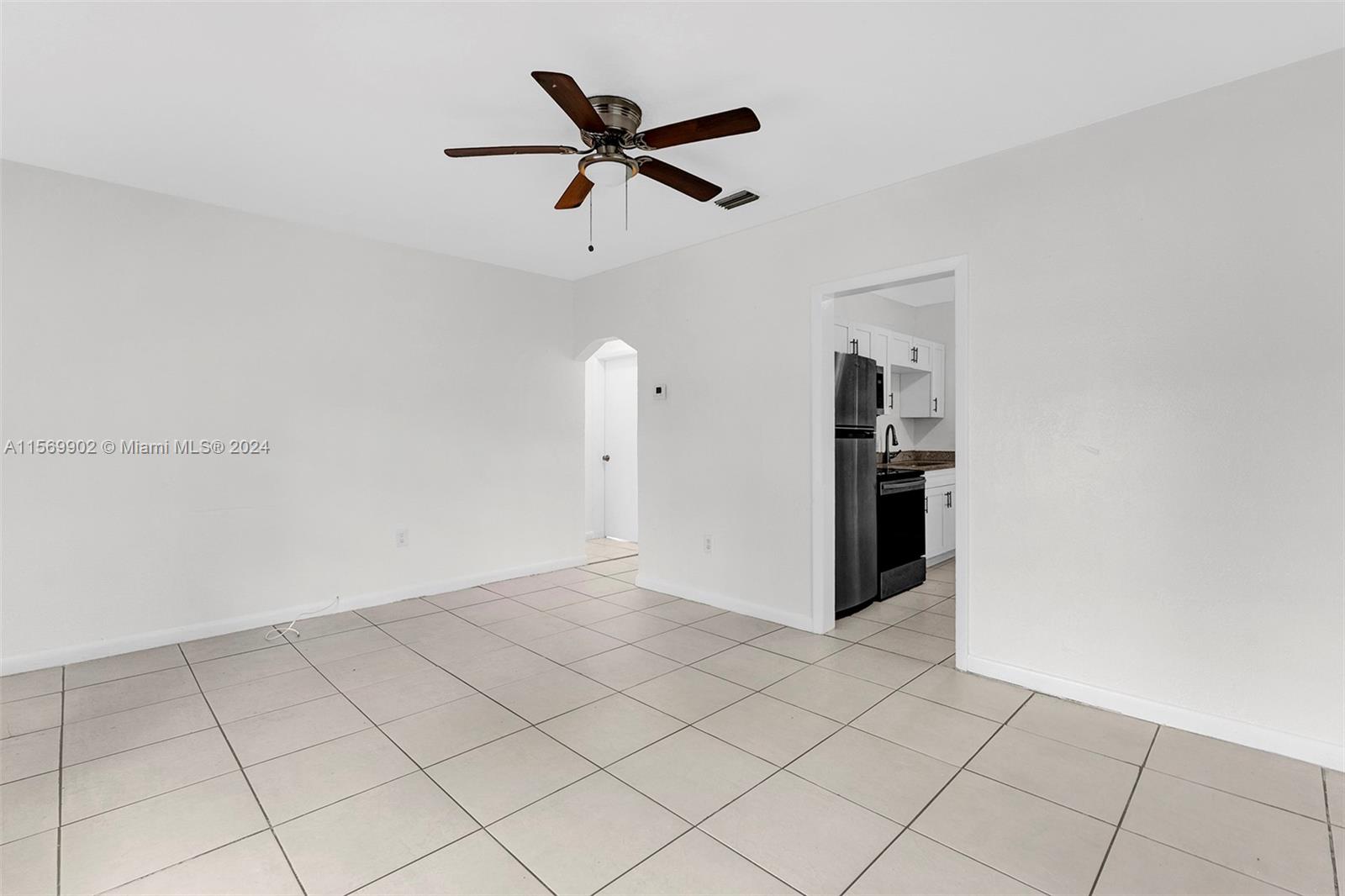 ORANGE HEIGHTS - Residential Lease