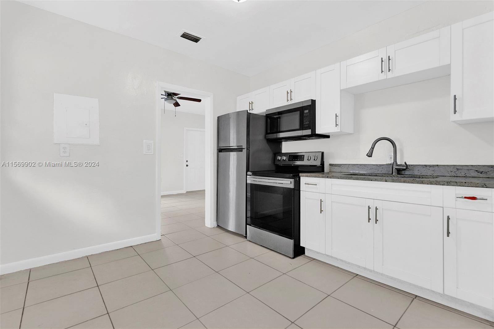 ORANGE HEIGHTS - Residential Lease
