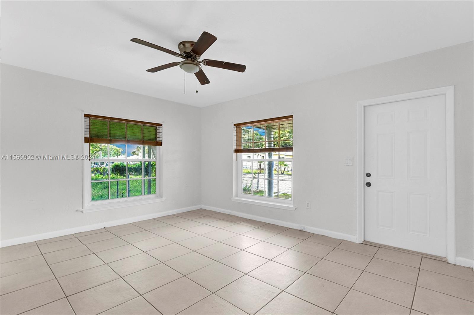 ORANGE HEIGHTS - Residential Lease