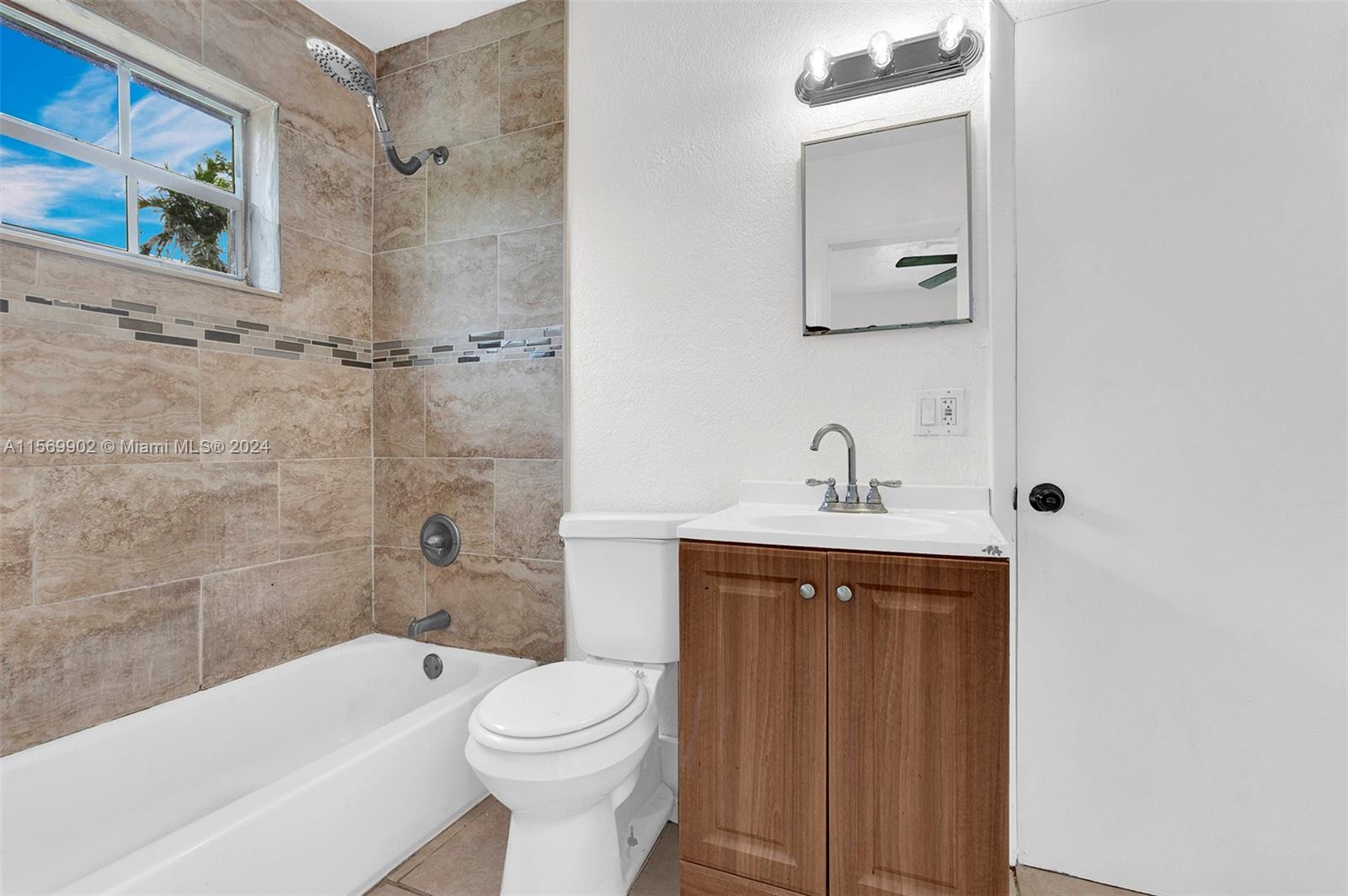 ORANGE HEIGHTS - Residential Lease