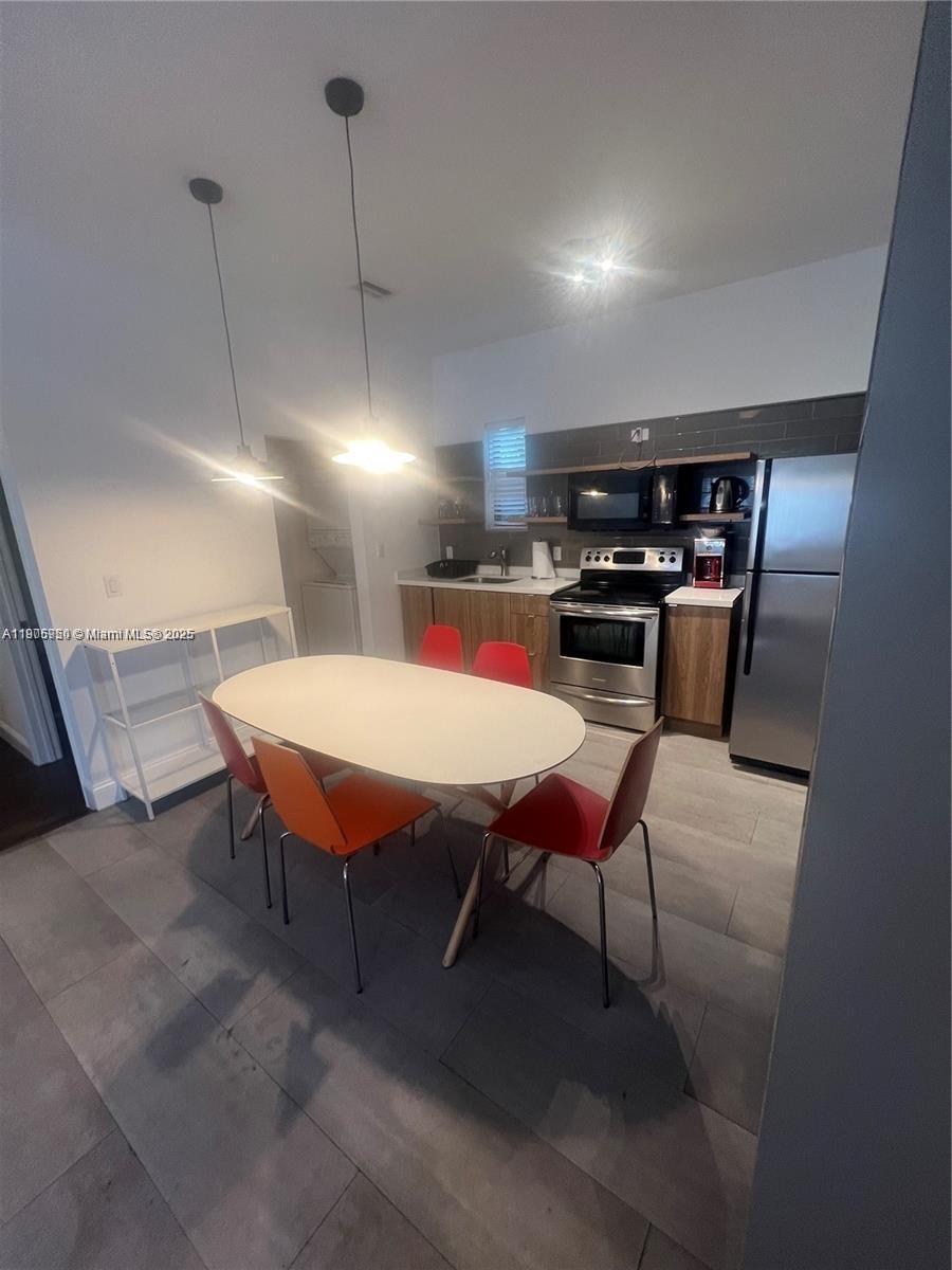 STUARTS SUB - Residential Lease