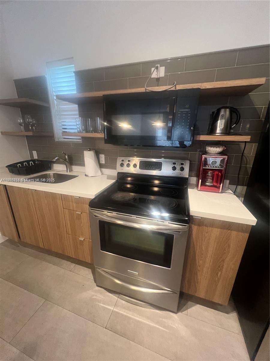 STUARTS SUB - Residential Lease